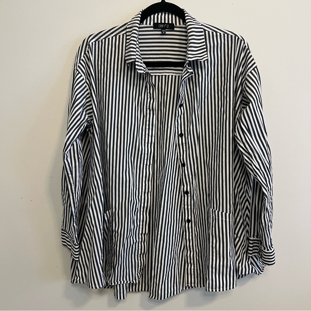 Comfy USA Black and White Striped Button Down Shirt Classic Minimalist Spring